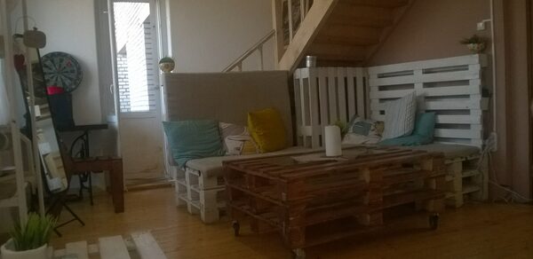 Пентхаус Поднебесная. Уютный лофт с двумя балконами