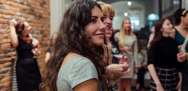 Зал для презентаций с гримерками