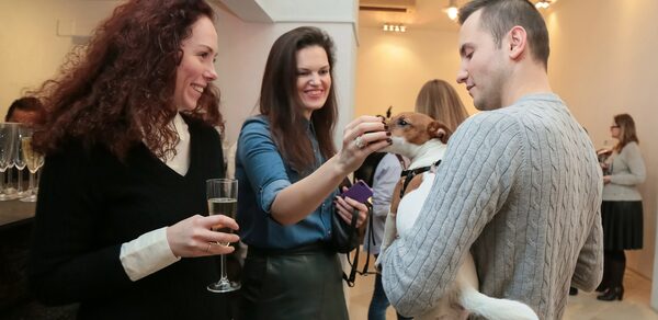 Зал для презентаций с гримерками