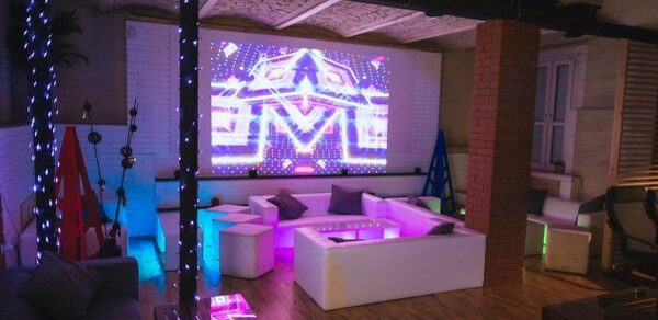 Лофт с барной стойкой