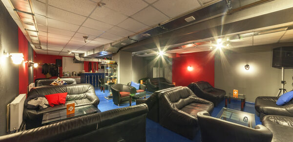 F-Lounge Лофт с кальянами и напитками