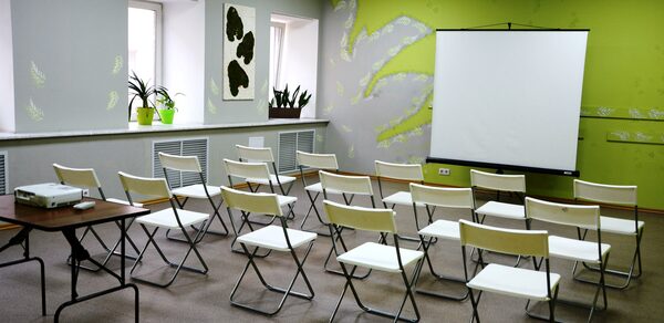 Зал №3  холлом площадью 52 м.кв