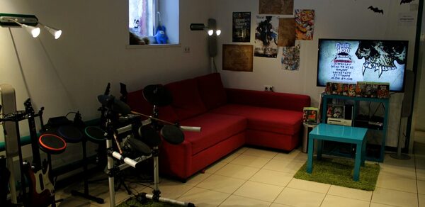 Антикафе GLHF Лофт: 400 видеоигр, 100 настольных