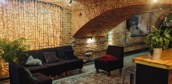 Otherside Арт-лофт с кирпичными сводами на Невском проспекте