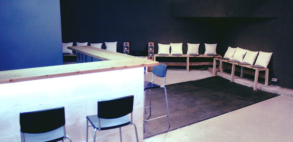 Лофт со звуком и светом для вечеринки