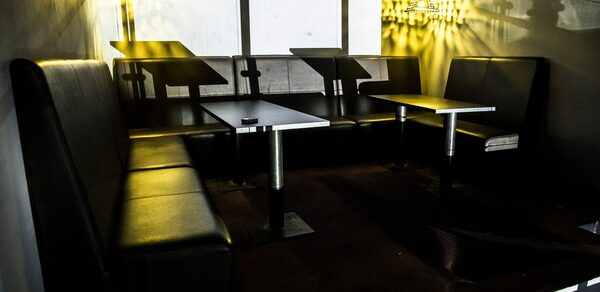 RED PUB Пространство клуба со сценой