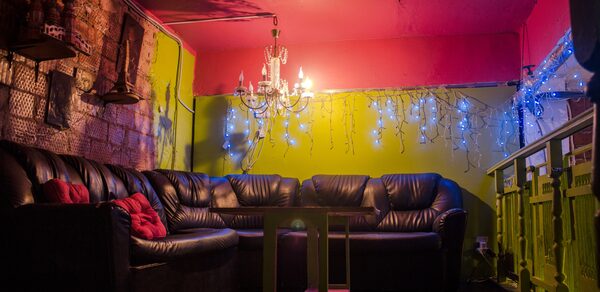 Лофт для вечеринок с балконом