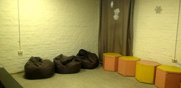 Большой белый зал на Угловом