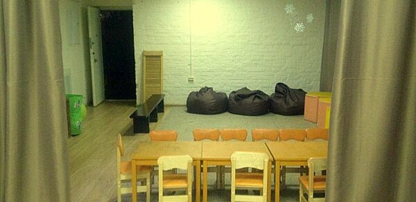 Большой белый зал на Угловом