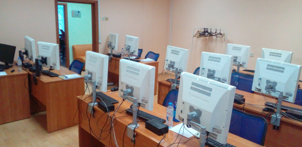 Тренер-ИТ. Большой учебный класс с компьютерами