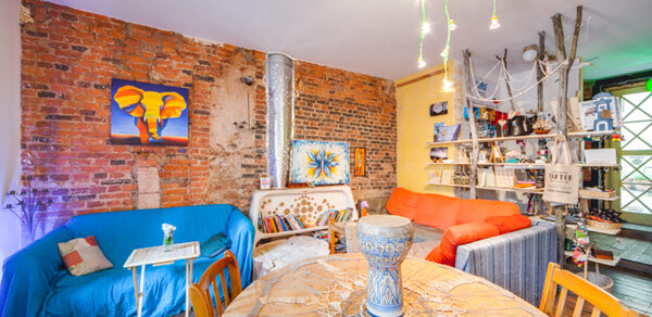 Тайм-кафе в центре с музыкальным и акустическим оборудование