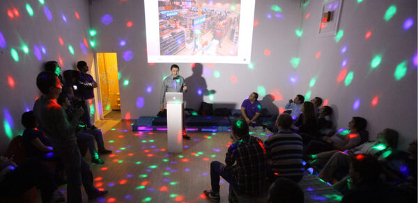 Джинсовый лофт с диванчиками