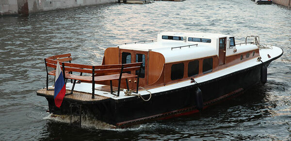 Моторная яхта Триумф