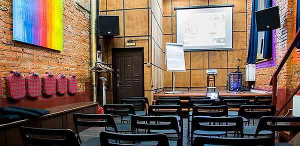 Лофт Банка. Двухуровневый лофт со сценой