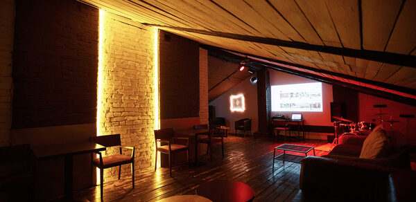  Duty Free Loft. Мансарда в центре Петербурга