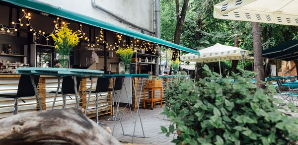 кафе "Я Дома" Лофт-терраса с барной стойкой