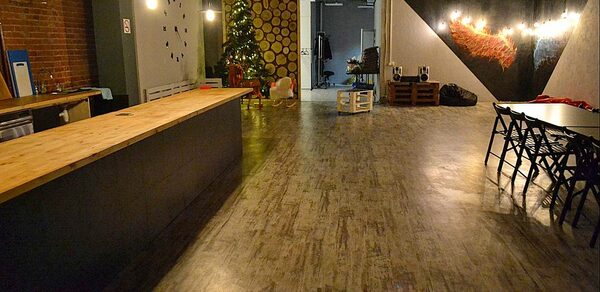 Дизайнерский лофт с кухней