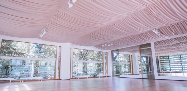 Лофт с панорамными окнами в центре Москвы