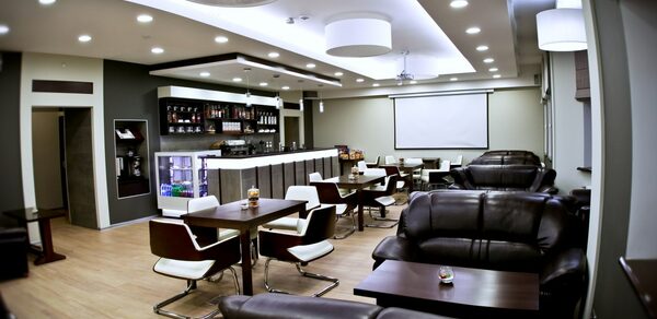 Дядя. Кухня и бар