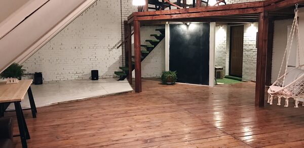 Woodland Loft. Двухуровневый лофт 