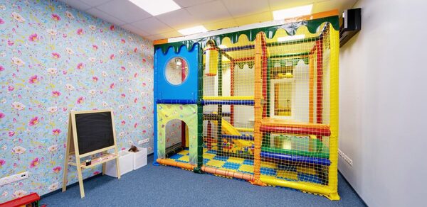 Маруся Клуб для мам и малышей Лофт с детской зоной 