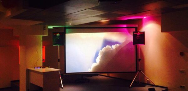 Стильный лофт для приятных компаний