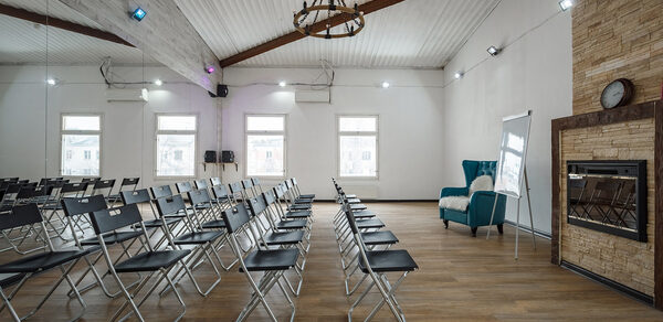 Gold&Dance Светлый лофт с камином