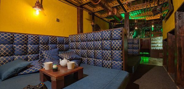 Tesla Lounge Двухэтажный бар под закрытие