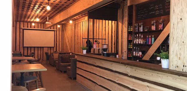 Рекорд Уютное кафе на юге Петербурга под закрытие