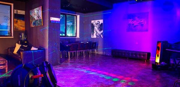 Галерея HOT-ART. Трансформируемый арт-лофт