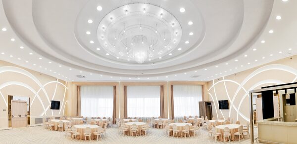 Современный банкетный зал
