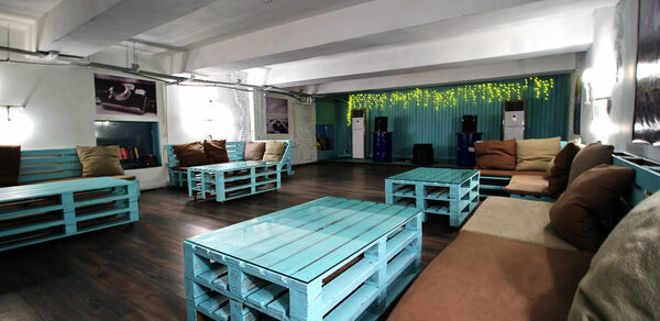 Questmakers Большой зал в дизайнерском двухуровневом лофте