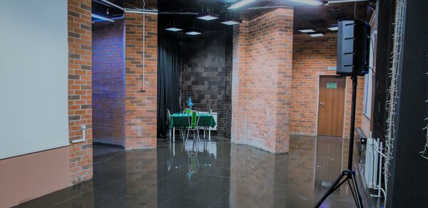 Стильный лофт в темных тонах