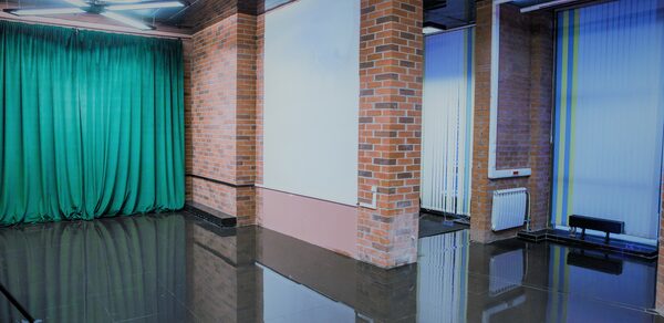 Стильный лофт в темных тонах