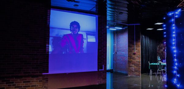 Стильный лофт в темных тонах