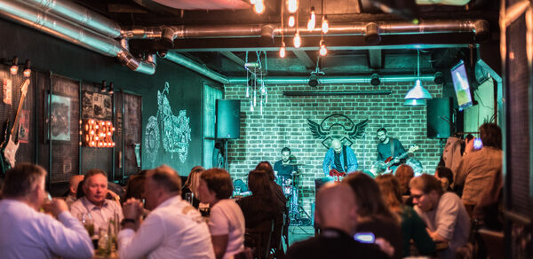 Необычное пространство в байкерской тематике