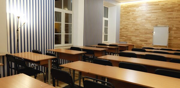 Языковой центр «МАРИНЕС»