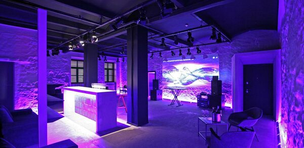 AIRLOFT. Камерный лофт в особняке 