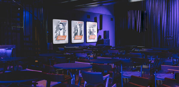 StandUp Store.Лофт со сценой для конференций и бизнес встреч