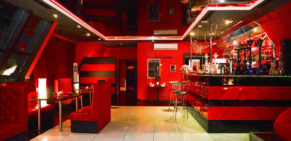 Бар под закрытие на севере Москвы