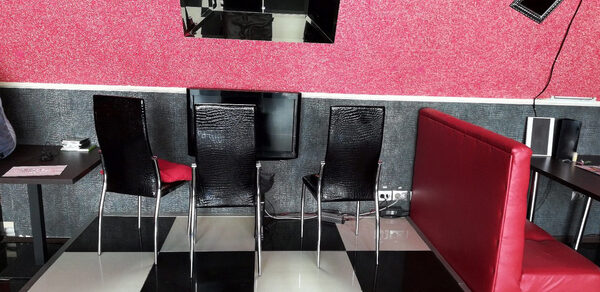 Бар под закрытие на севере Москвы