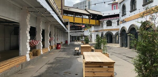 VERNISSAGE Уличная зона для масштабных событий