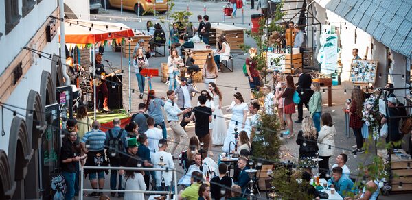 VERNISSAGE Уличная зона для масштабных событий