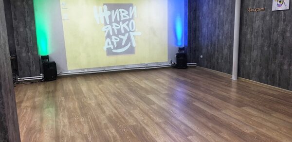 Кино Лофт. Лофт с большим экраном