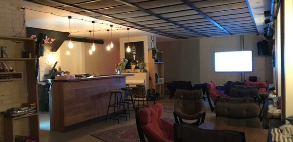 Фактум. Уютный лофт с мягкими диванами