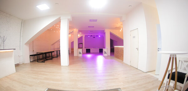 Стильное пространство с отдельным входом в историческом цент