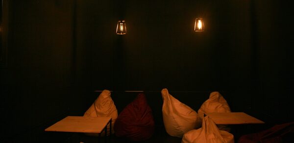 DZHI lounge. Стильный черный лофт