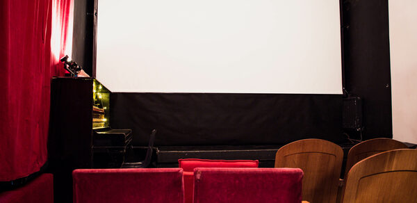 Utopist. Камерный лофт-кинотеатр с большим экраном