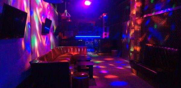 Брутальный лофт с барной стойкой