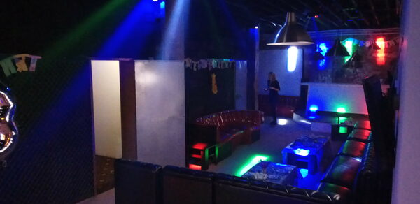 Брутальный лофт с барной стойкой